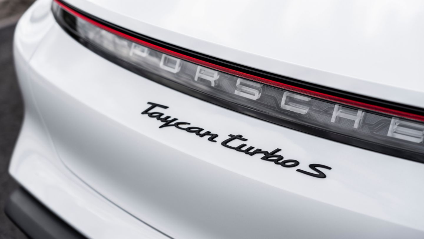 Taycan Turbo S, carreraweissmetallic, Taycan Media Drive, Europa, 2019, Porsche AG 