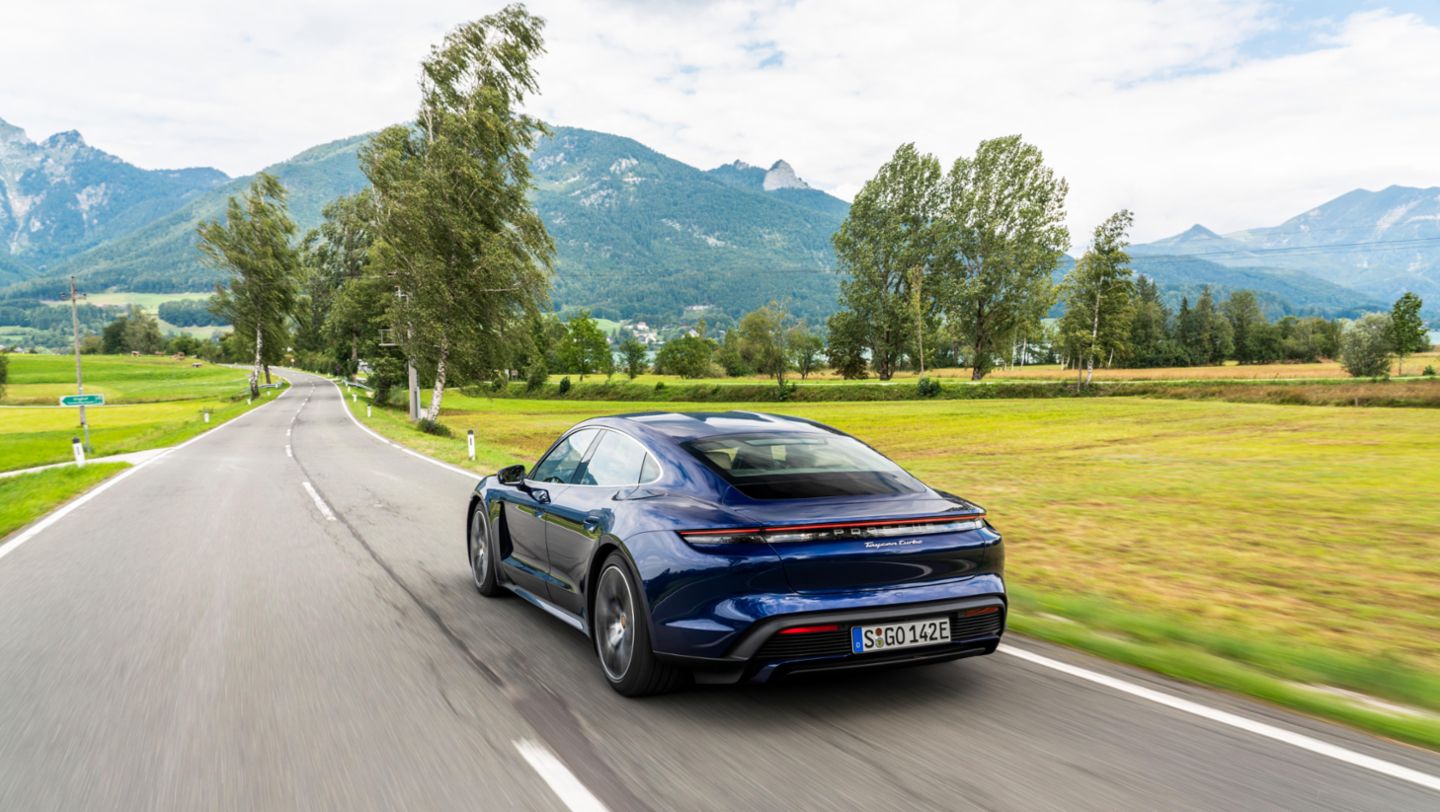 Taycan Turbo, gentian blue metallic, Taycan Media Drive, Europe, 2019, Porsche AG