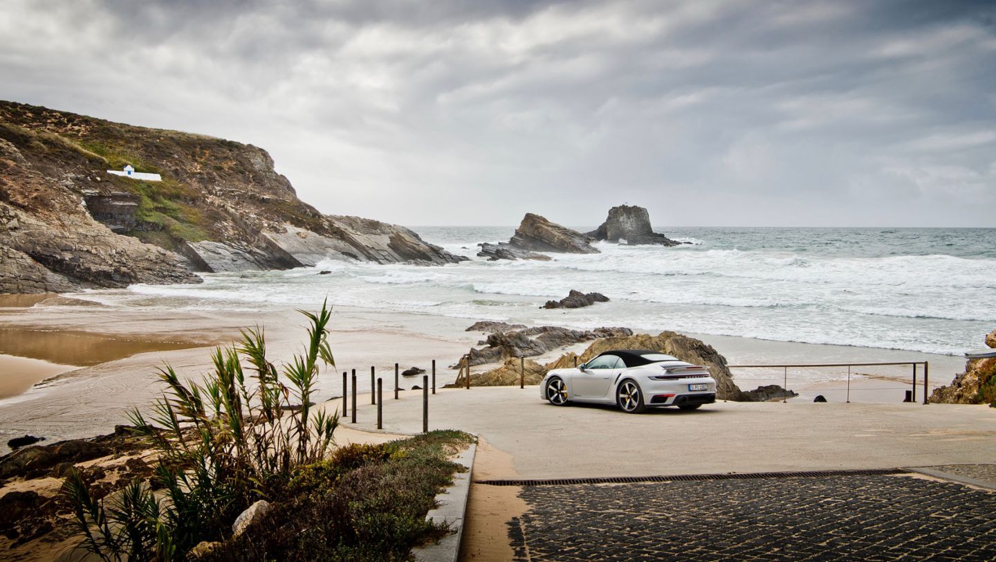 911 Turbo S Cabriolet, revista 'Curves', Portugal, 2020, Porsche AG