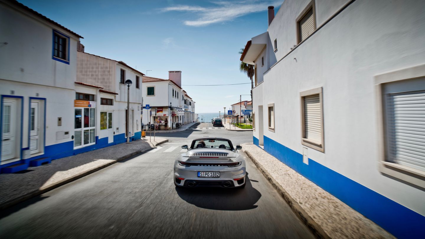 911 Turbo S Cabriolet, Curves Magazin, Portugal, 2020, Porsche AG