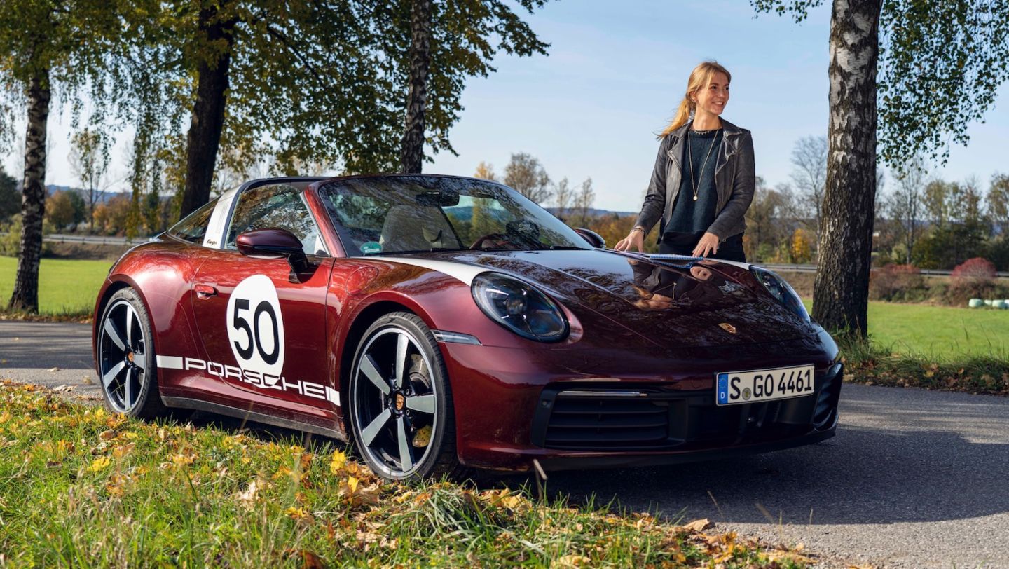 Laura Kukuk, 911 Targa 4S Heritage Design Edition, 2020, Porsche AG