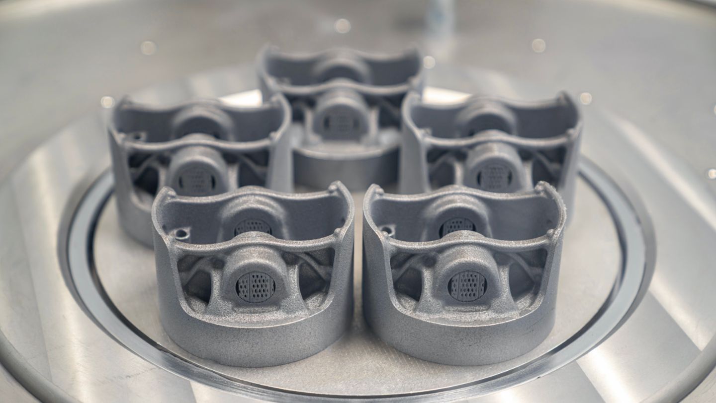 Kolben aus dem 3D-Drucker, 2020, Porsche AG