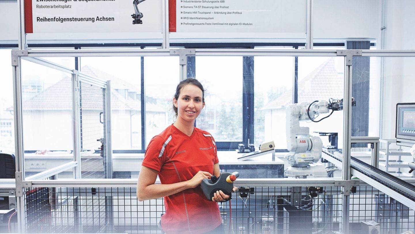 Marisa Leidel, Apprentice at Porsche, 2020, Porsche AG