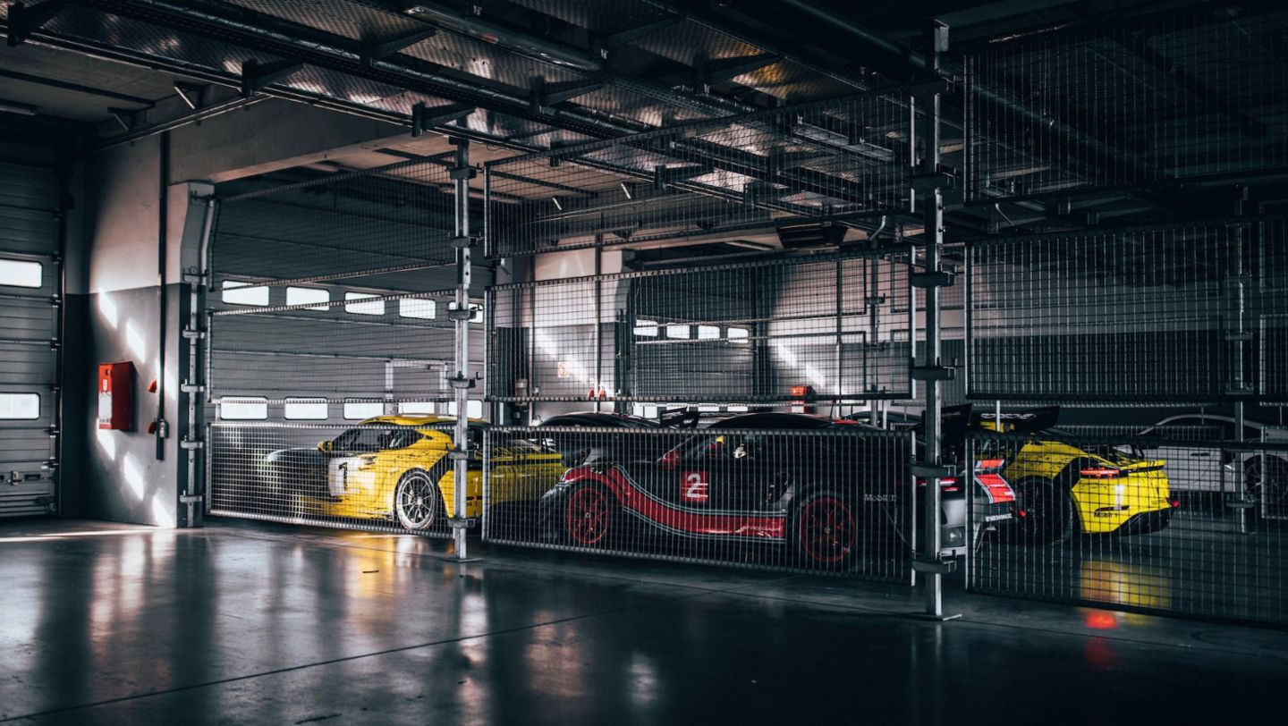 718 Cayman GT4 Clubsport, 911 GT2 RS Clubsport, Open Pitlane, 2020, Porsche AG