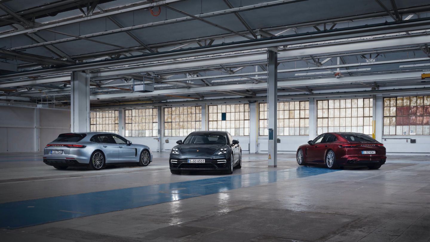 Panamera 4 E-Hybrid Sport Turismo, Panamera Turbo S E-Hybrid Executive, Panamera 4S E-Hybrid, l-r, 2020, Porsche AG