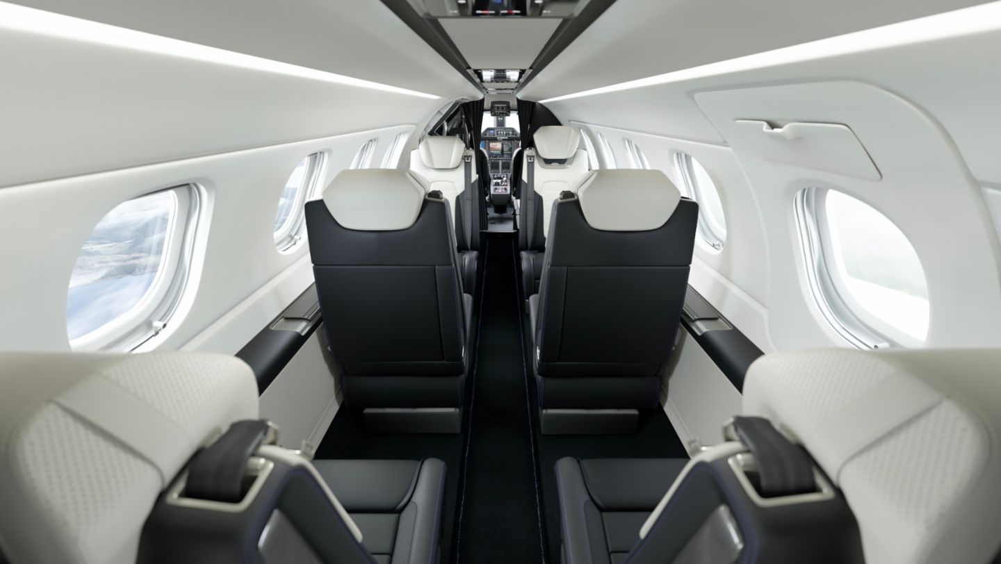 Interior der Embraer Phenom 300E, 2020, Porsche AG