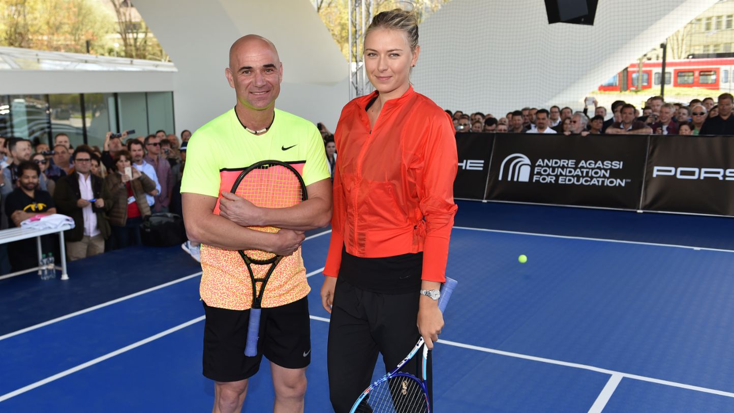 Showmatch with Andre Agassi and Maria Sharapova in front of the Porsche Museum, 2015, Porsche AG