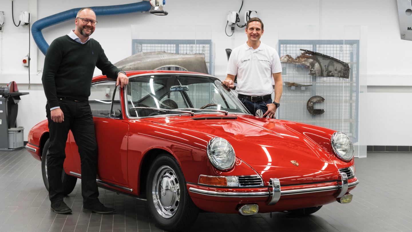 Alexander E. Klein, Kuno Werner (i-d), 911 nº 57 (901), 2021, Porsche AG