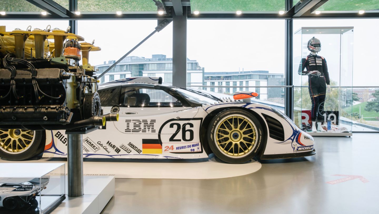 911 GT1 ’98, Ausstellung im ZeitHaus in der Autostadt, Wolfsburg, Deutschland, 2021, Porsche AG
