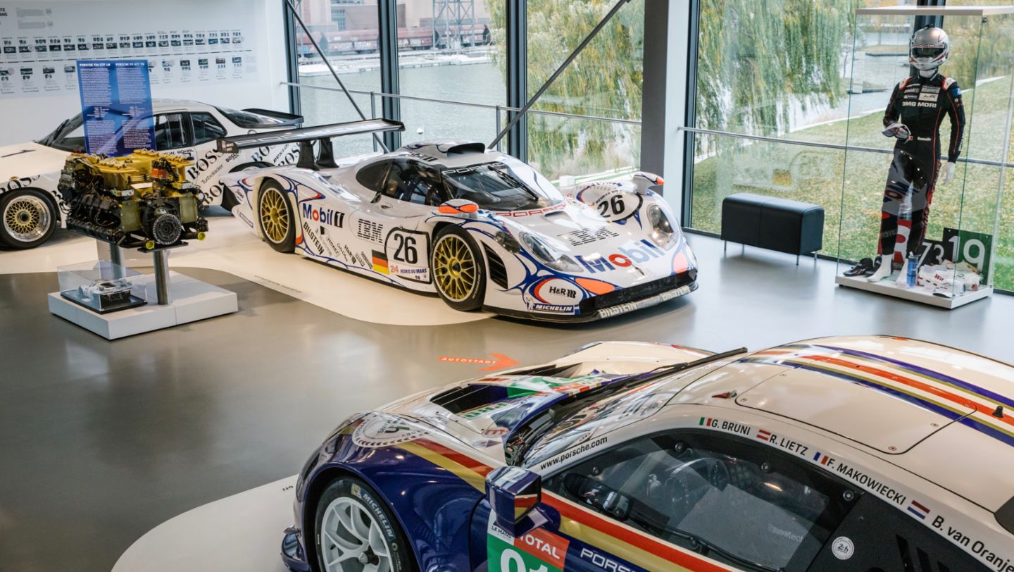924 GTR LM, 911 GT1 ’98, 911 (Typ 991) RSR, Exhibition at the ZeitHaus of the Autostadt, Wolfsburg, Germany 2021, Porsche AG