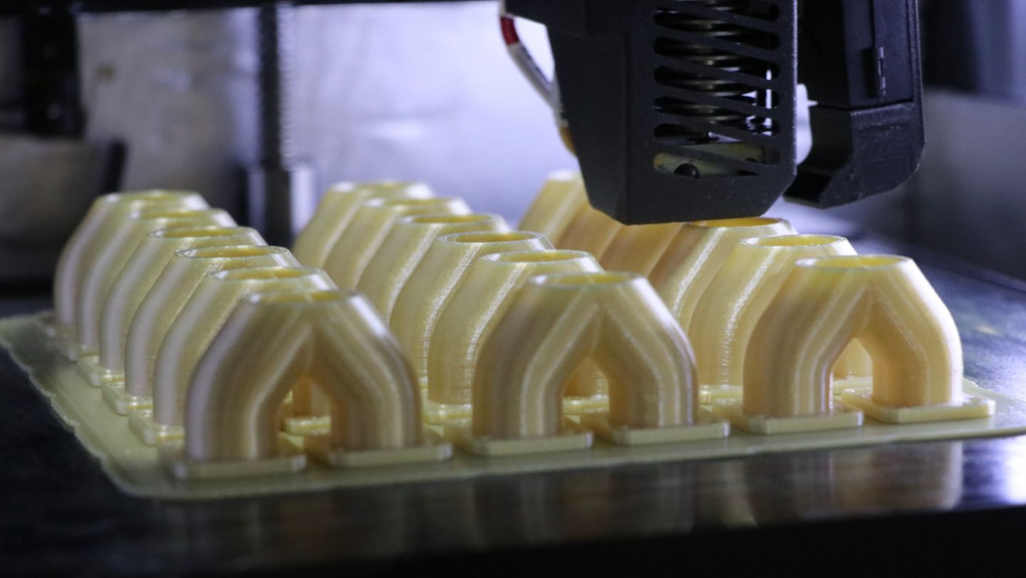 Impresión 3D en pequeñas series, Intamsys, 2021, Porsche AG