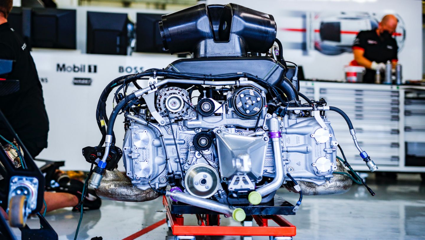Motor des 911 RSR, 2021, Porsche AG