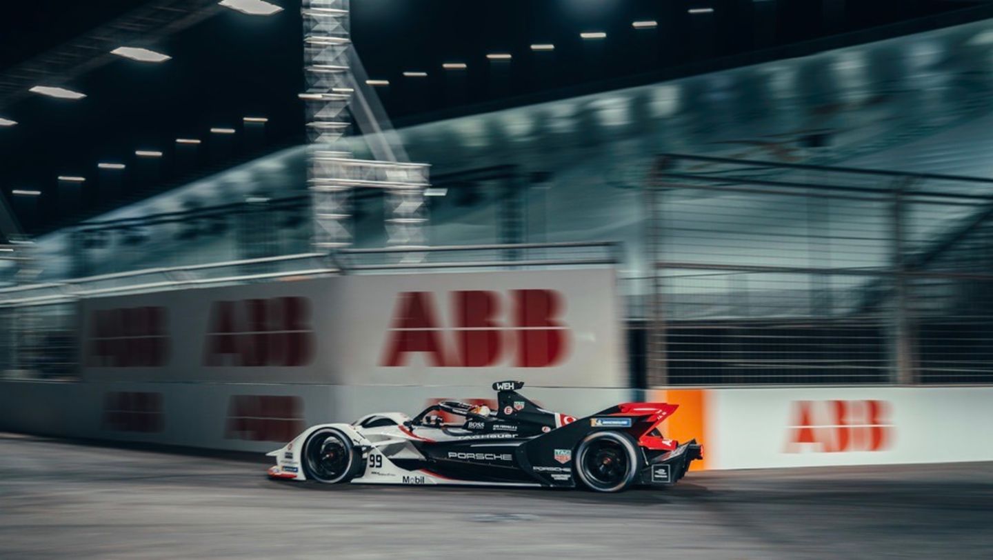 Porsche 99X Electric (#99), Pascal Wehrlein, 2021, Porsche AG
