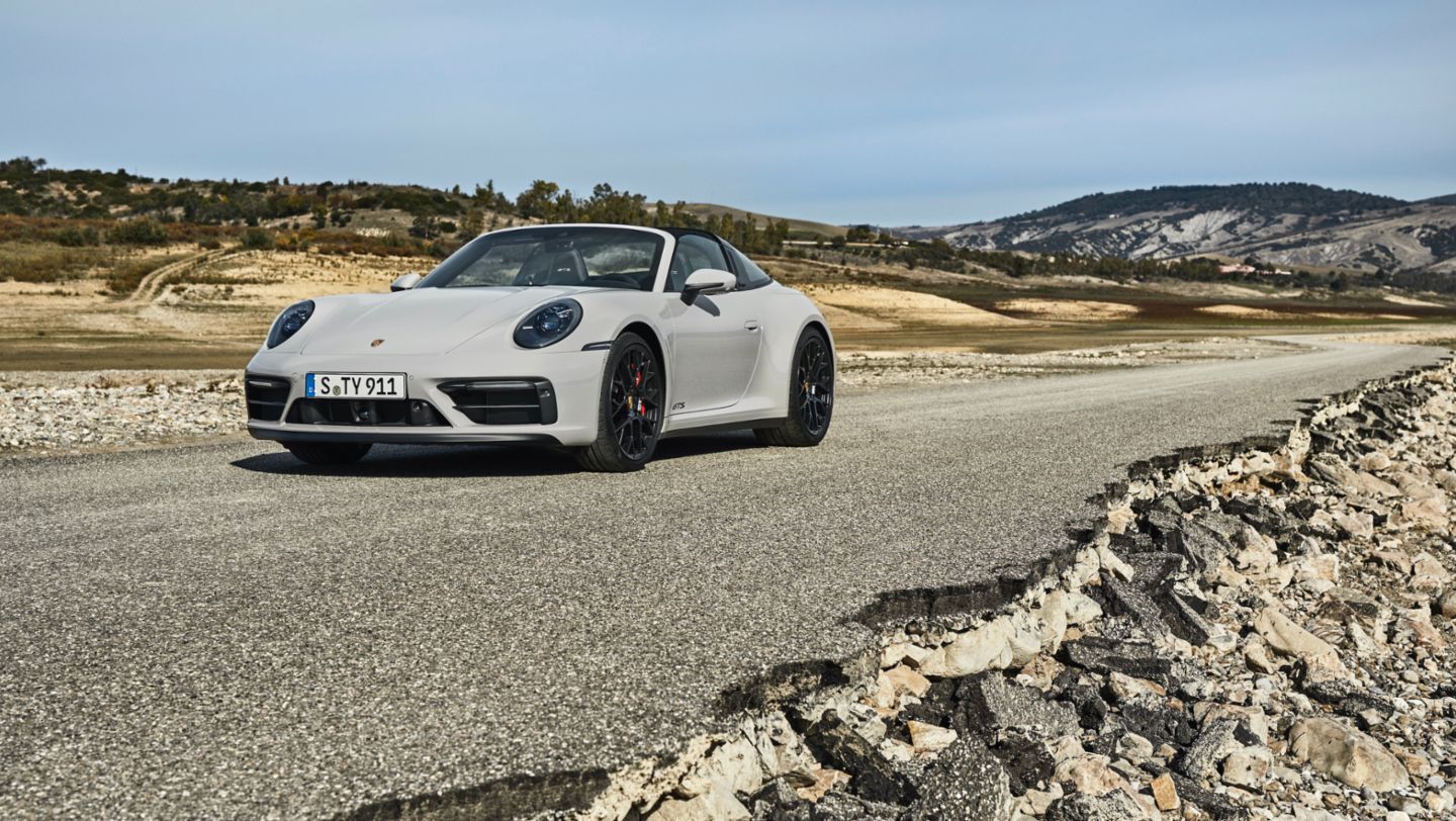 More distinctive and dynamic than ever: the new Porsche 911 GTS models -  Porsche Newsroom