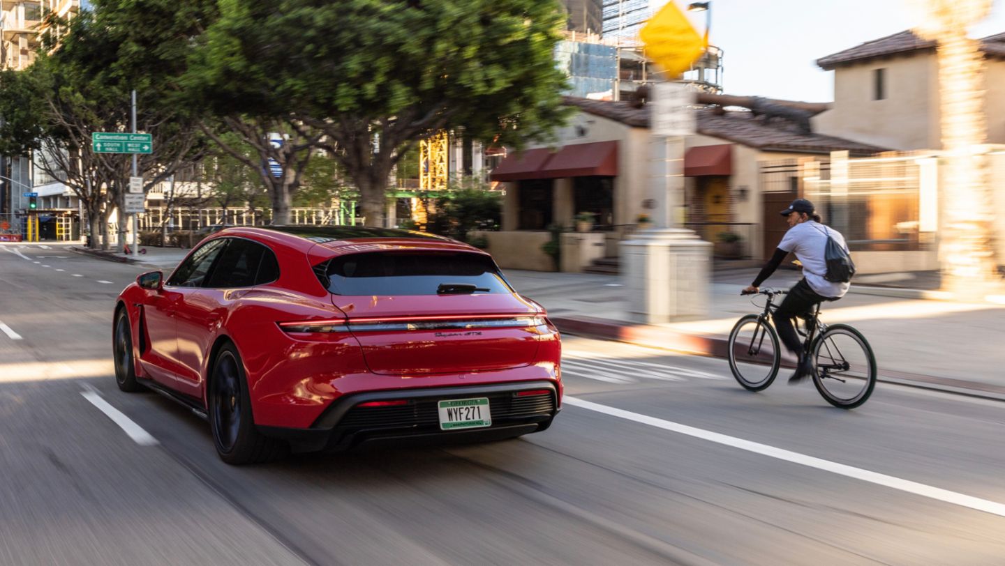 Taycan GTS Sport Turismo, Los Angeles, 2021, Porsche AG