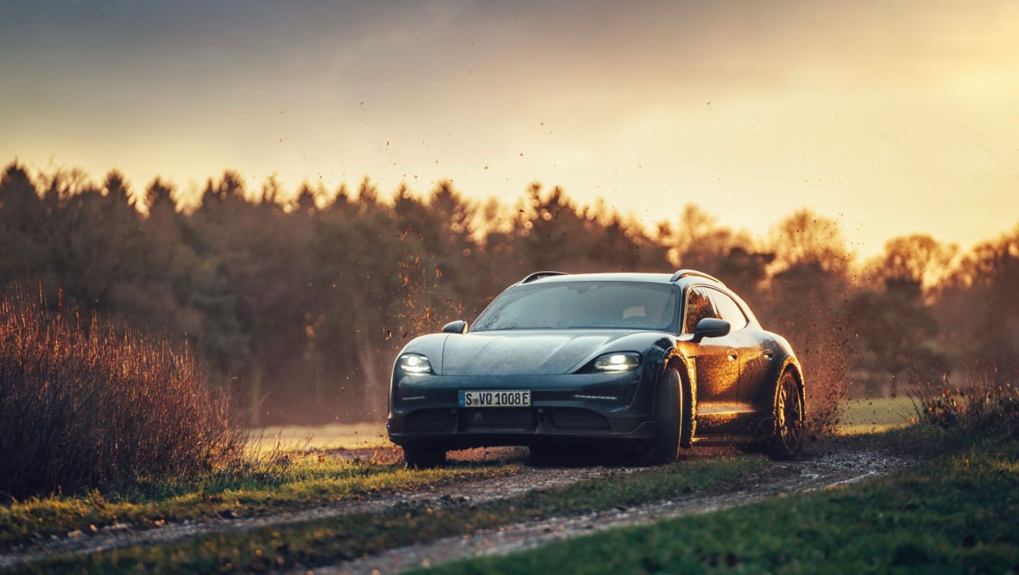 Taycan Turbo S Cross Turismo, Tests in Grossbritannien, 2021, Porsche AG