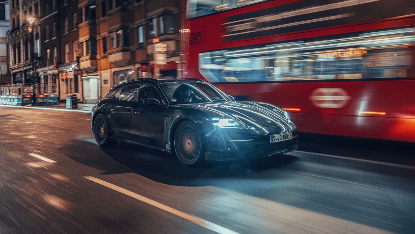 Taycan Turbo S Cross Turismo, Testing in Great Britain, 2021, Porsche AG