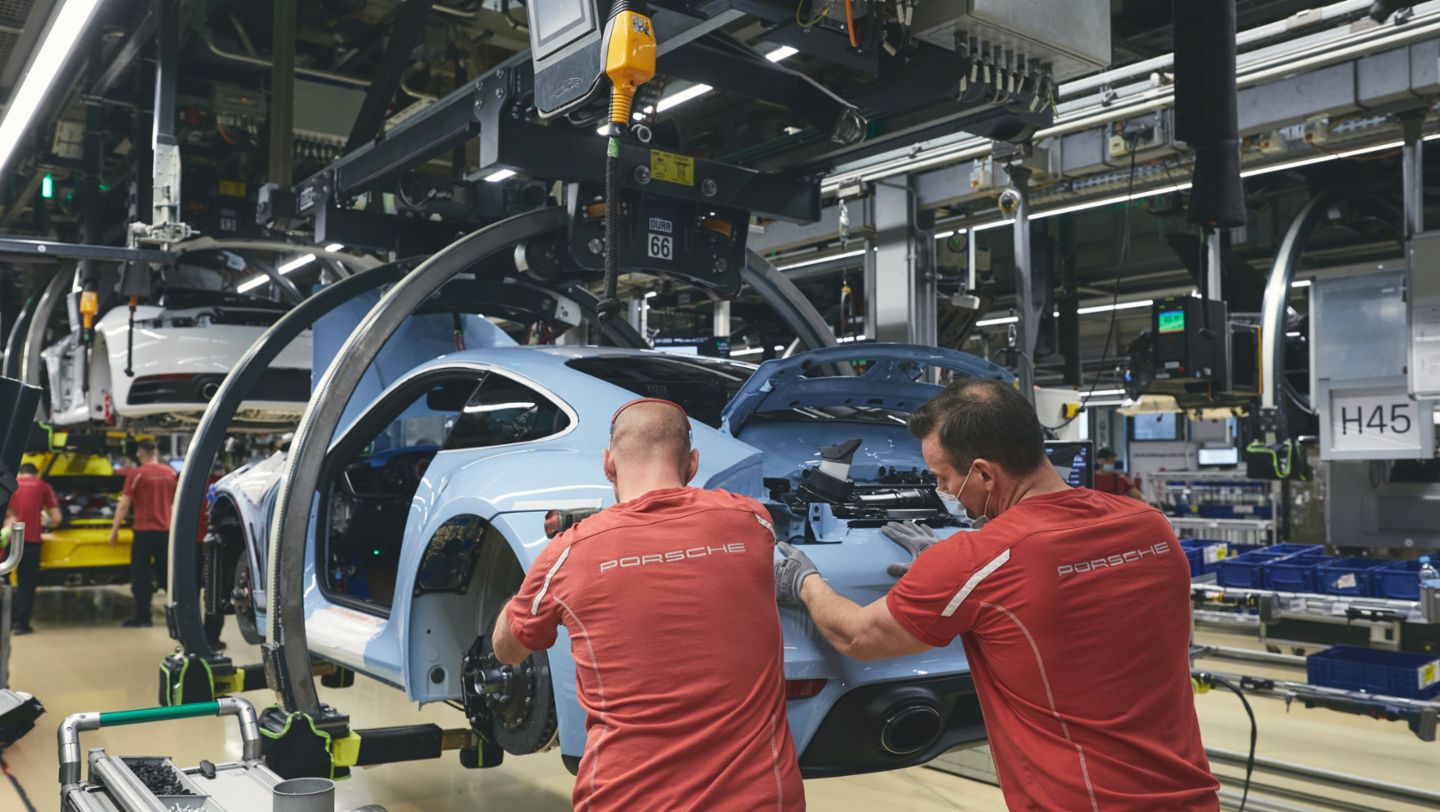 Produktion des 911 Turbo S 'One of a Kind' Pedro Rodríguez, Zuffenhausen, 2021, Porsche AG, 2021, Porsche AG