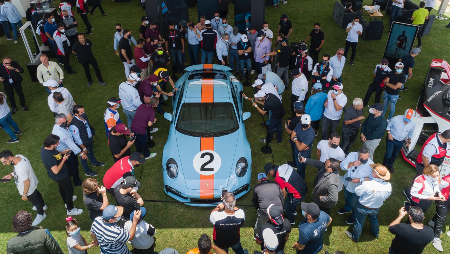 911 Turbo S homenaje a Pedro Rodríguez, Sports Car Together Day, Toluca, México, 2021, Porsche AG