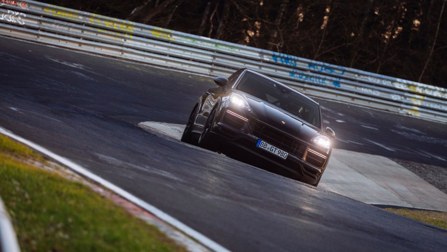 Prototype of the Cayenne, Nürburgring Nordschleife, 2021, Porsche AG