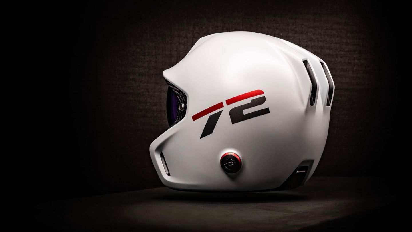 Helmet of the driver of the Porsche Vision Gran Turismo, 2021, Porsche AG