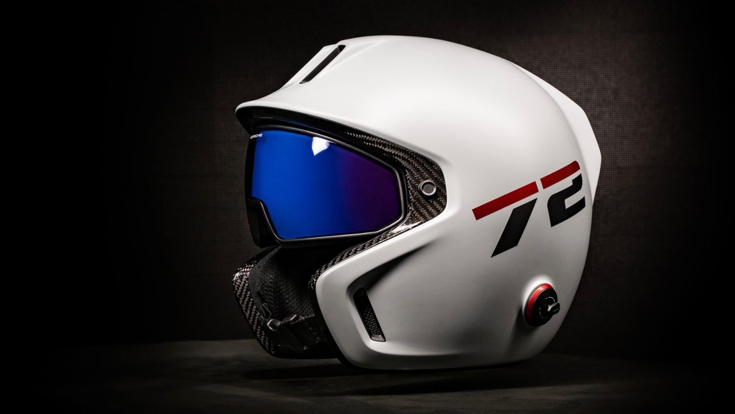 Helmet of the driver of the Porsche Vision Gran Turismo, 2021, Porsche AG