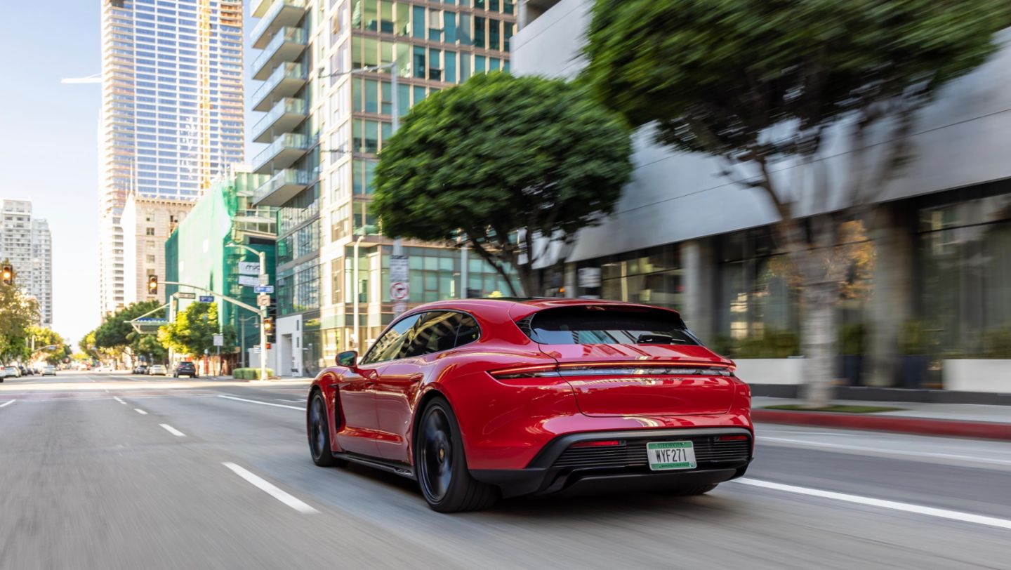 Taycan GTS Sport Turismo, Los Angeles, 2021, Porsche AG