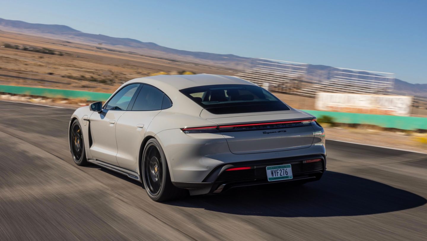 Taycan GTS, Willow Springs, 2021, Porsche AG