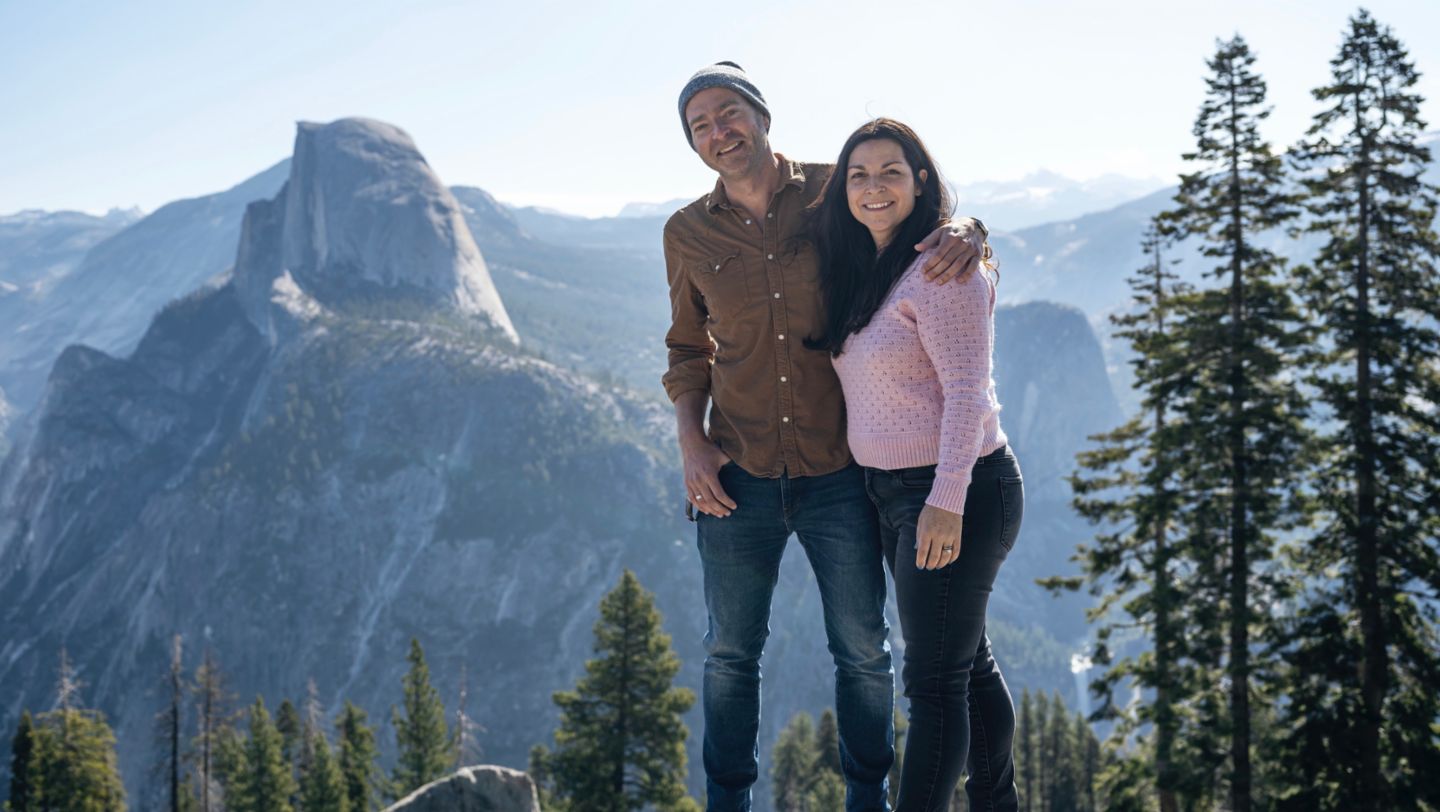 John Chuldenko mit seiner Ehefrau, Yosemite-Nationalpark, 2021, Porsche AG