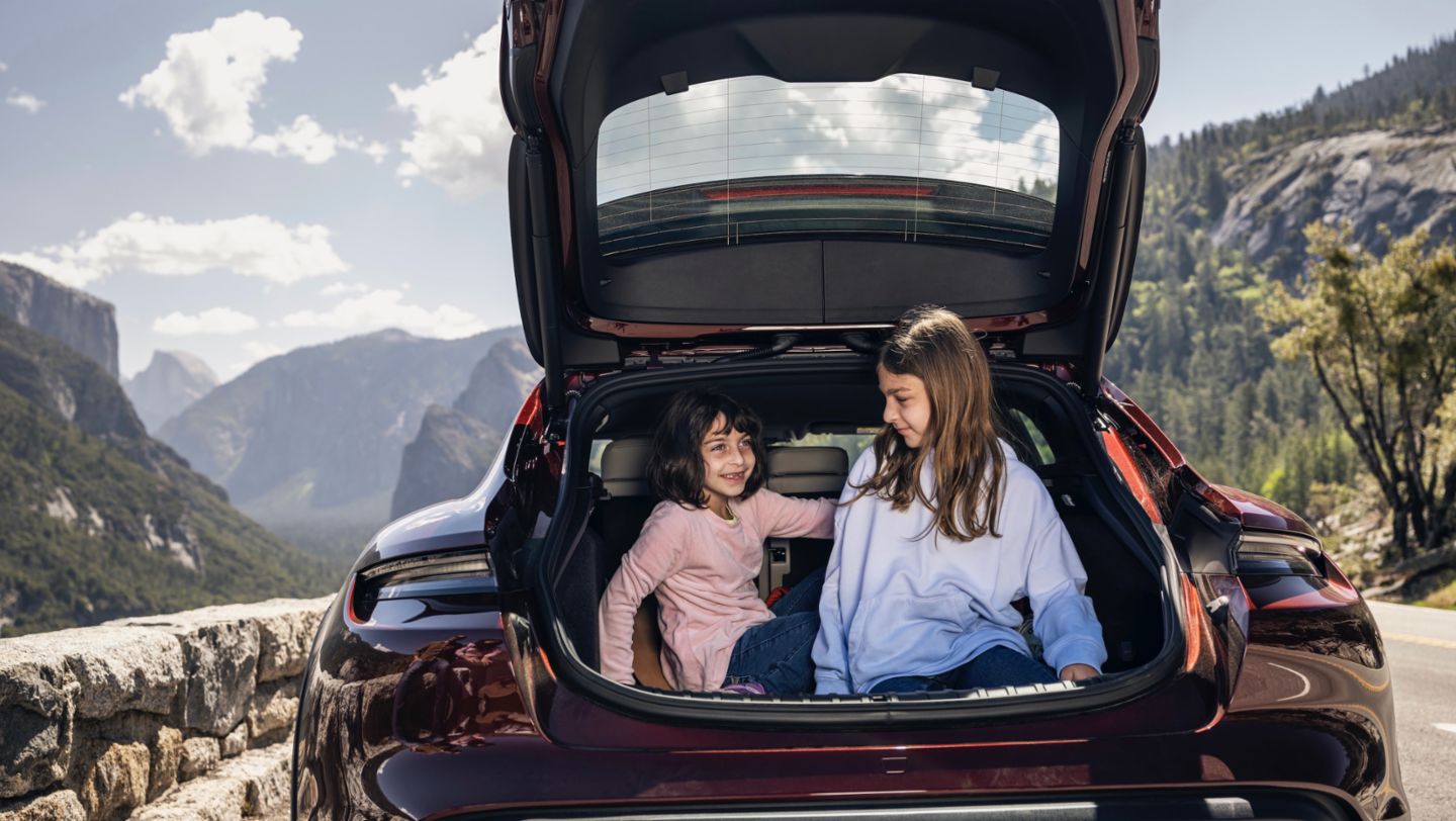 Las hijas de John Chuldenko, Taycan 4 Cross Turismo, Parque Nacional de Yosemite, 2021, Porsche AG