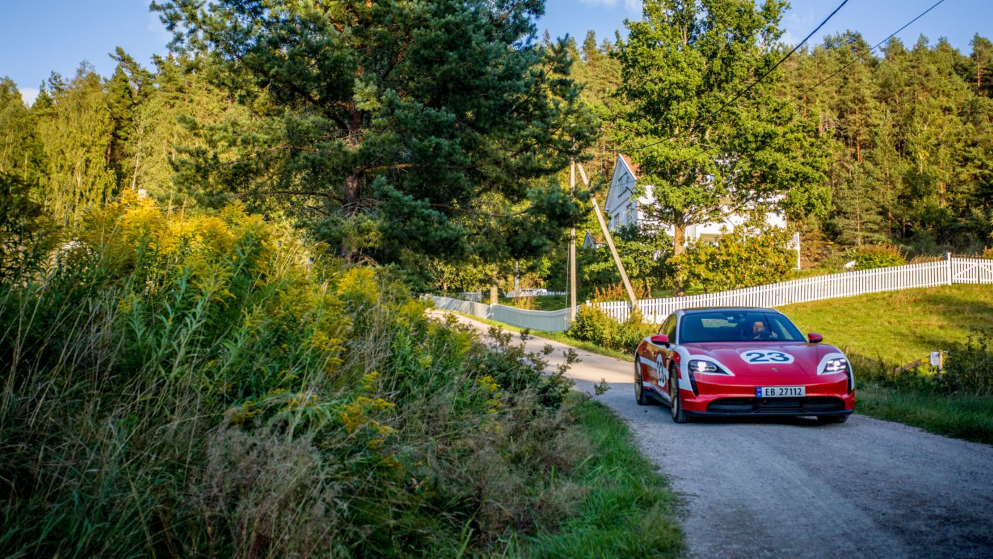 Taycan 4S, 2021, Porsche AG