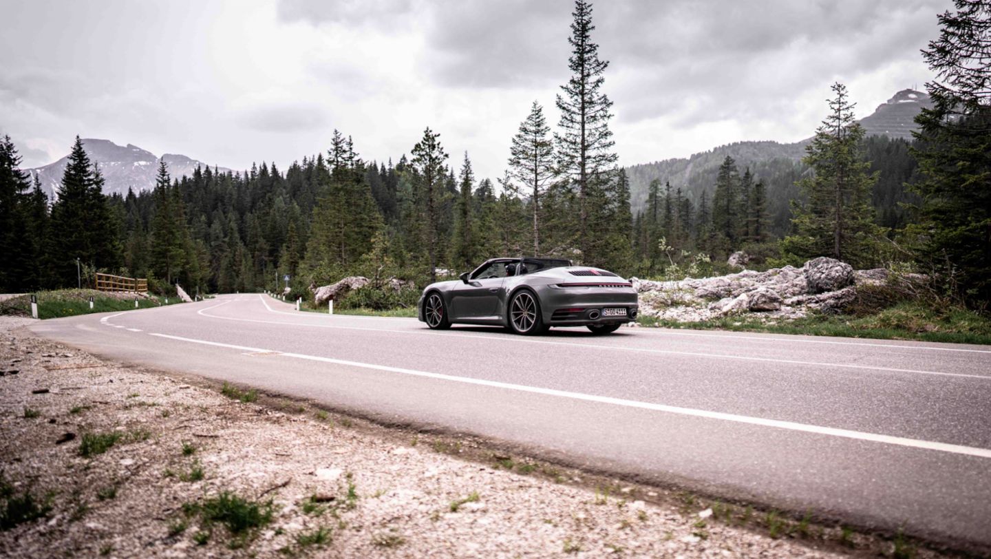 911 Carrera S Cabriolet, 2021, Sella Ronda, Dolomitas, Italia