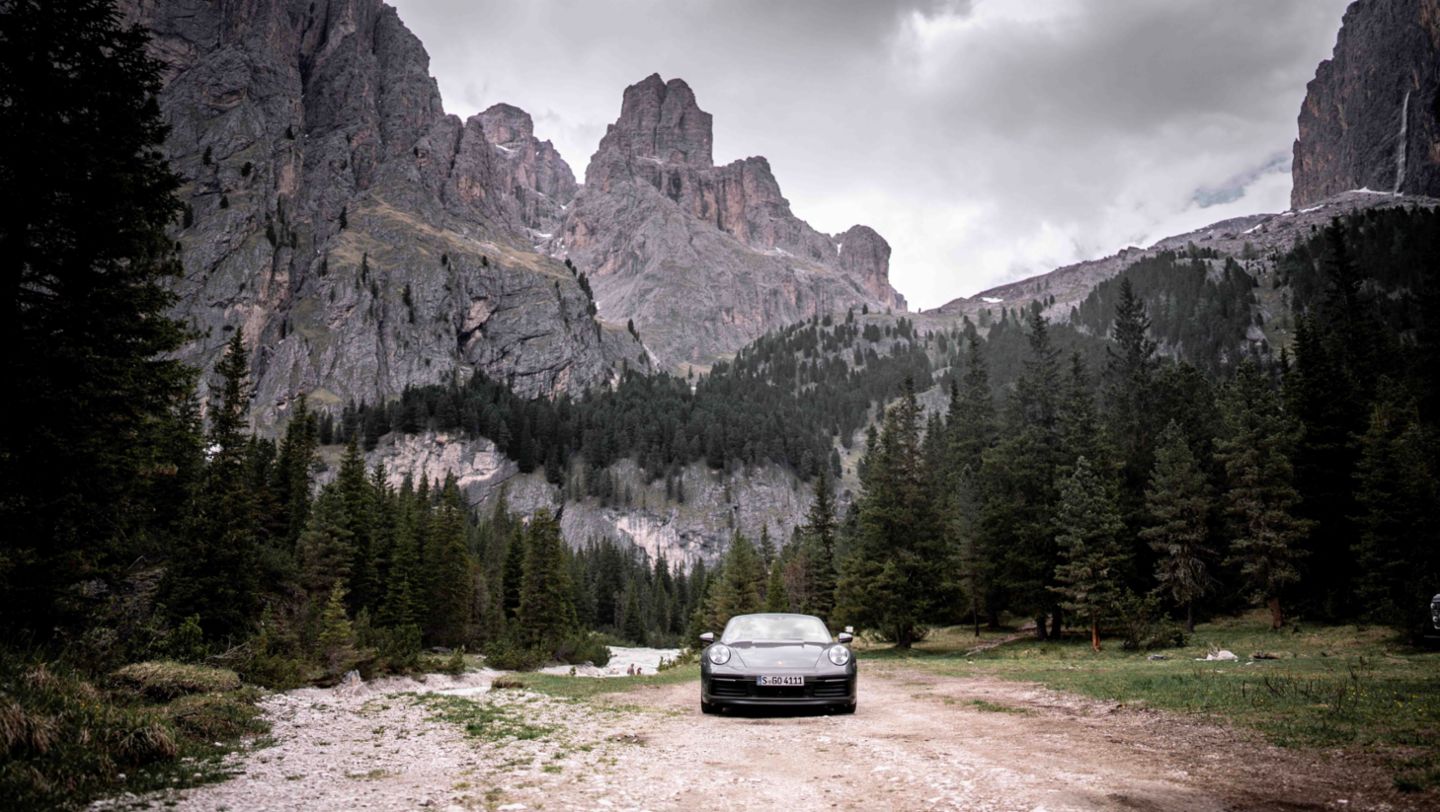 911 Carrera S Cabriolet, 2021, Sella Ronda, Dolomitas, Italia