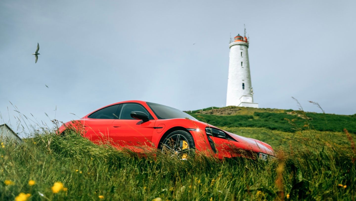 Taycan Turbo S, Island, 2021, Porsche AG
