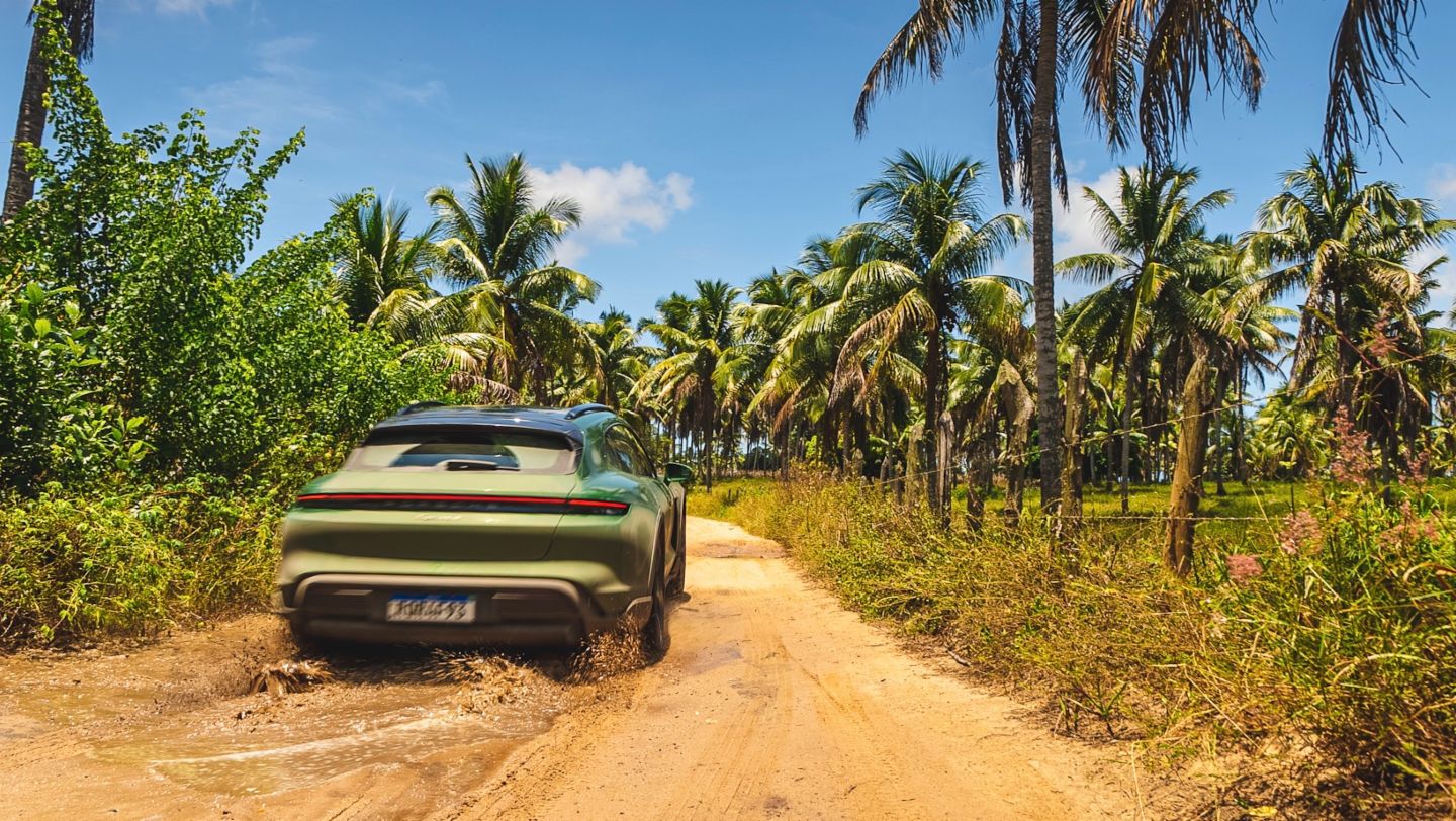 Taycan 4 Cross Turismo, Maceió, Brasil, 2021, Porsche AG