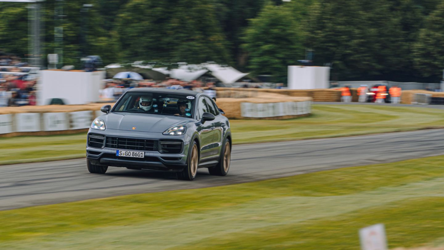 Paul Casey, Cayenne Turbo GT, Goodwood Festival of Speed, 2021, Porsche AG