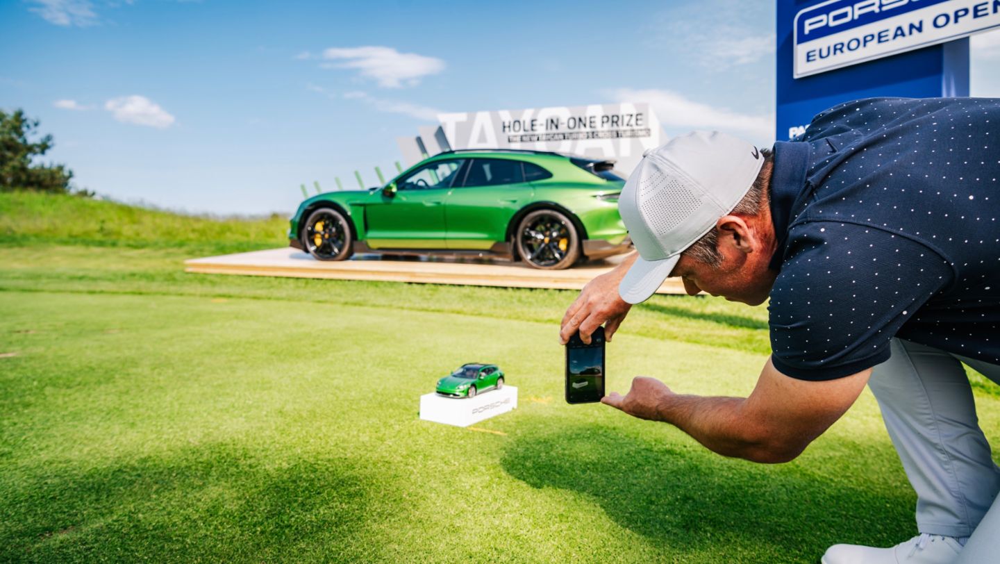 Paul Casey, Taycan Turbo S Cross Turismo, 2021, Porsche AG