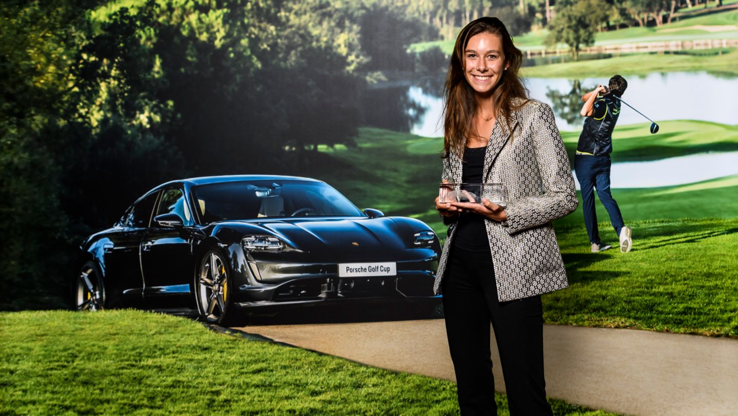 Meike Leichtle, Siegerin Brutto, Porsche Golf Cup, 2021, Porsche AG