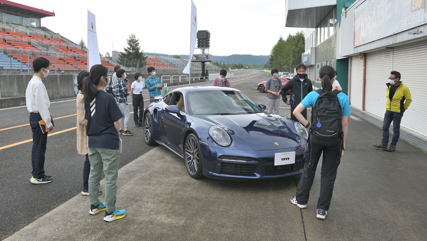 Learn with Porsche, 911 Carrera, PEC Tokyo, Japan, 2021, Porsche AG