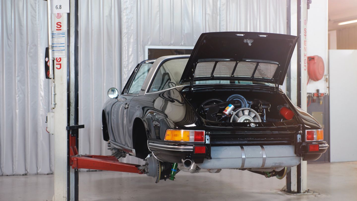Restoration of the 911 S 2.4 Targa, 2022, Porsche AG