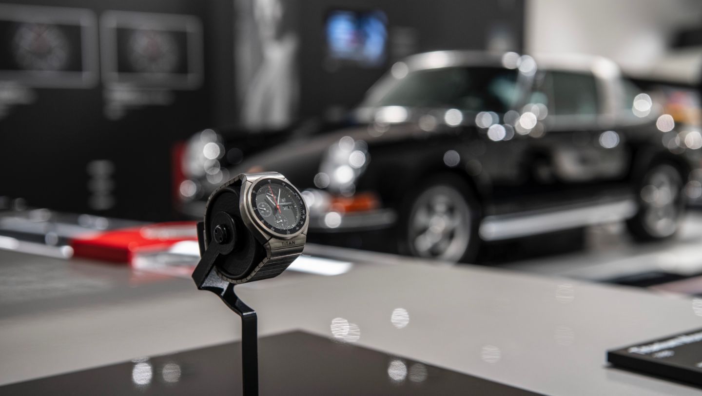 Reloj Monobloc, 911 S 2.4 Targa, exposición especial 50 Años de Porsche Design, Museo Porsche, 2022, Porsche AG