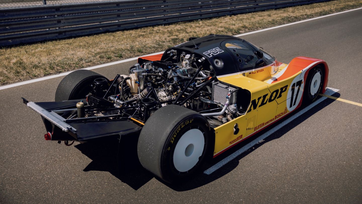 962-009 Shell Dunlop Design ST (1987), 2022, Porsche AG