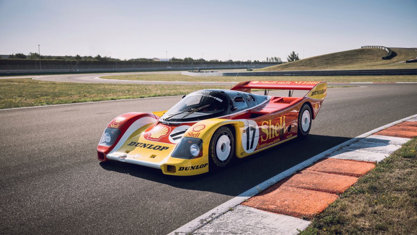 962-009 Shell Dunlop Design KH (1987), 2022, Porsche AG