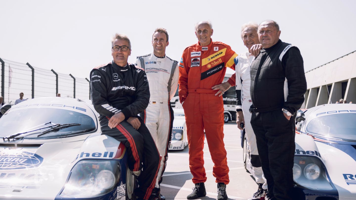 Bernd Schneider, Timo Bernhard, Hans-Joachim Stuck, Derek Bell, Jochen Mass, l-r, 2022, Porsche AG