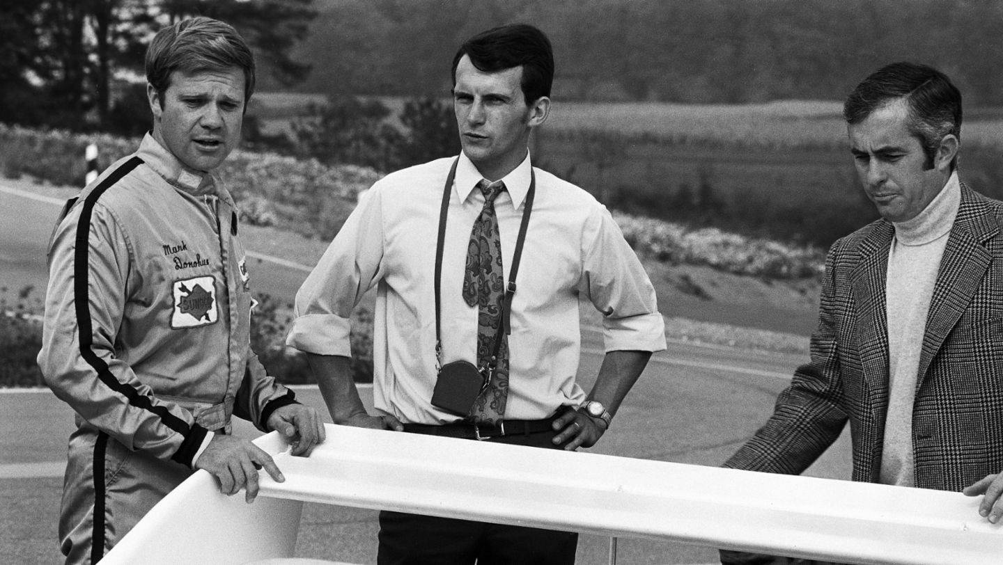 Mark Donohue, Prof. Helmut Flegl, Roger Penske, l-r, Weissach, 1971, Porsche AG 