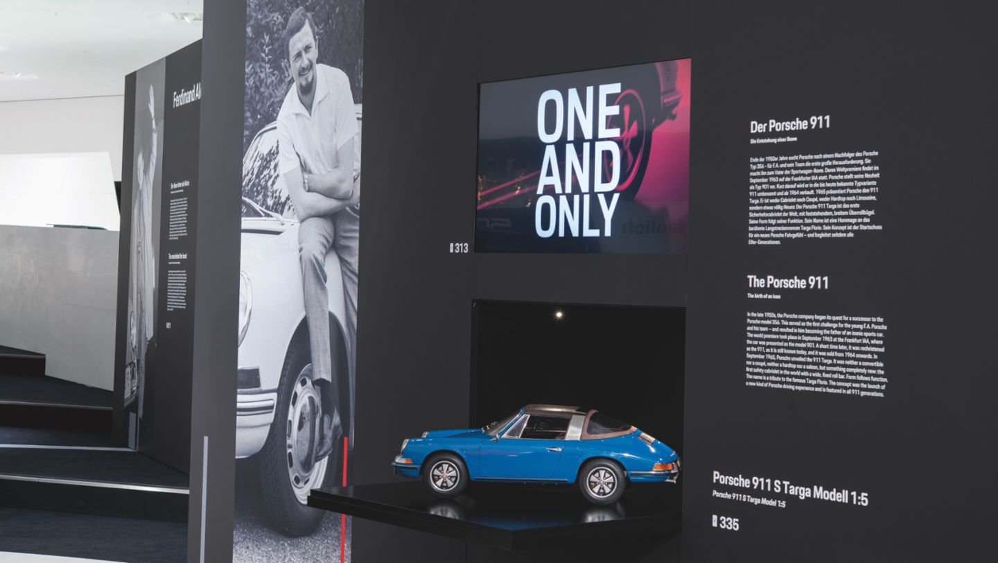 1:5-scale model Targa, Special Exhibition 50 Years of Porsche Design, Porsche Museum, 2022, Porsche AG