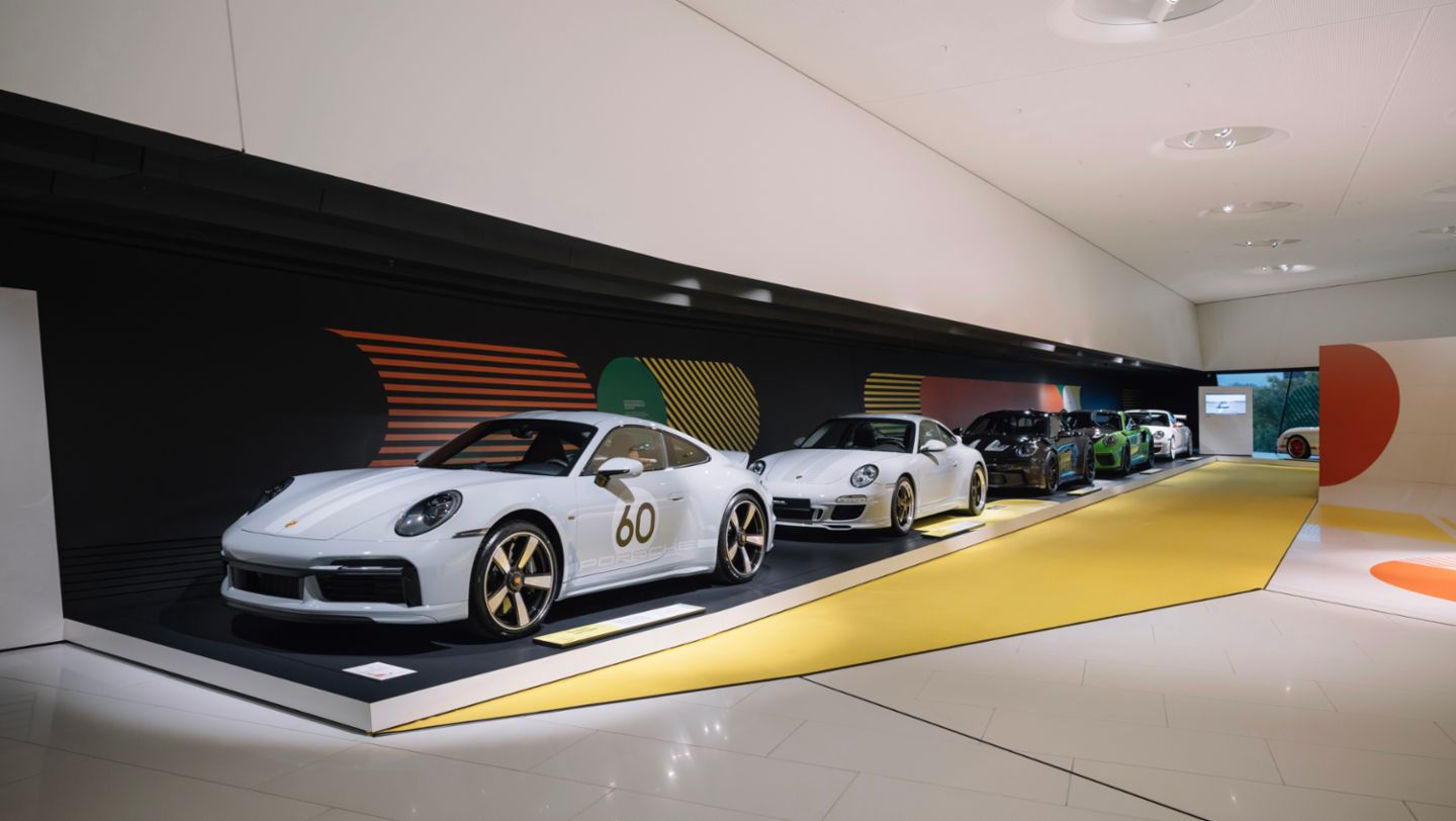 911 (992) Sport Classic, 911 (997) Sport Classic, 911 (992) GT3 RS, 911 (991) GT3 RS, 911 (997) GT3 RS, “Spirit of Carrera RS” special exhibition, Porsche Museum, Zuffenhausen, 2022, Porsche AG