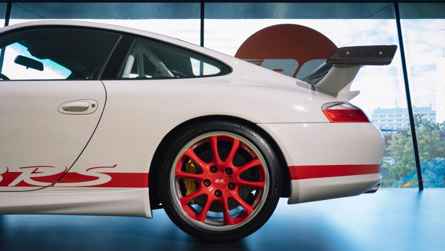 911 (996) GT3 RS, “Spirit of Carrera RS” special exhibition, Porsche Museum, Zuffenhausen, 2022, Porsche AG
