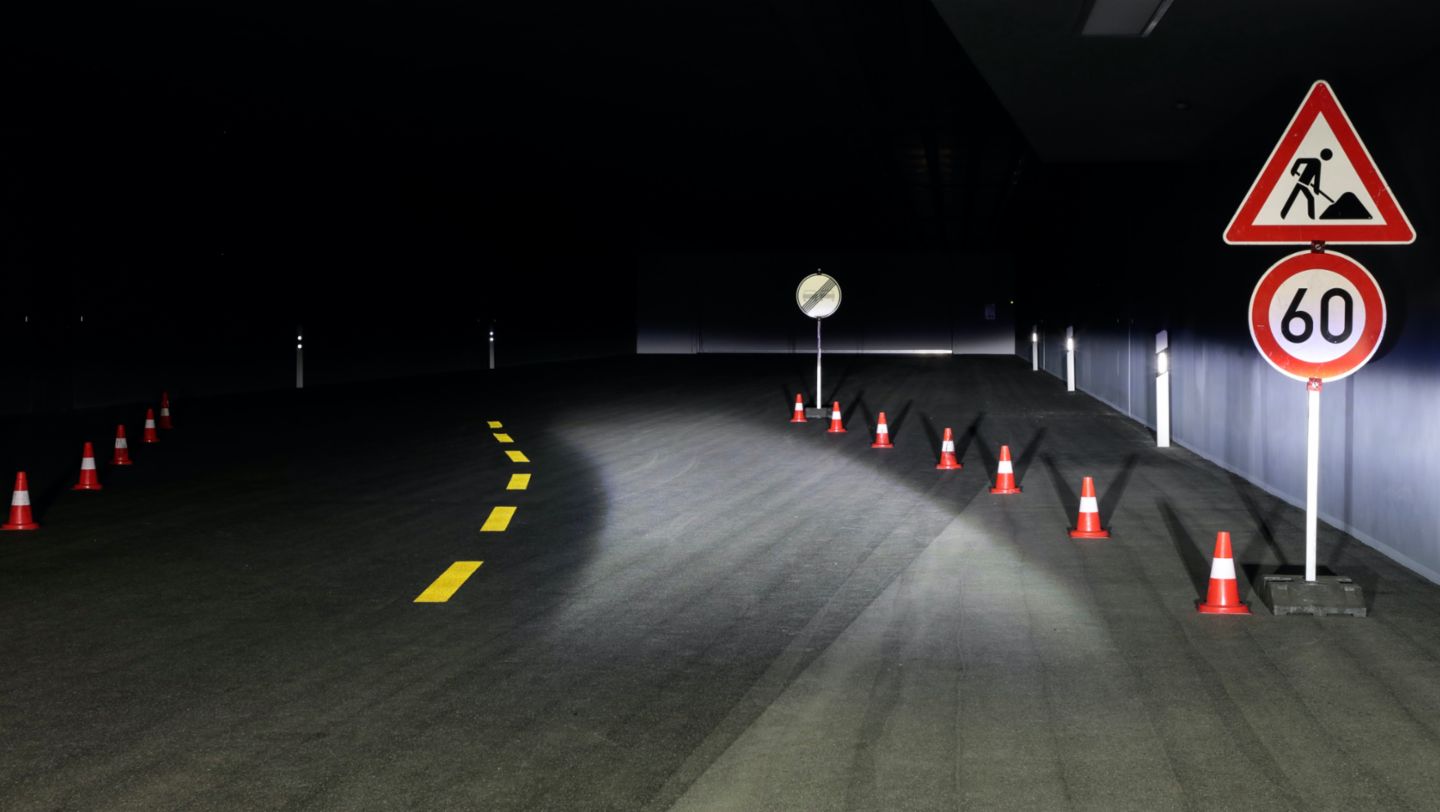 Construction zone light in the light tunnel, 2022, Porsche AG