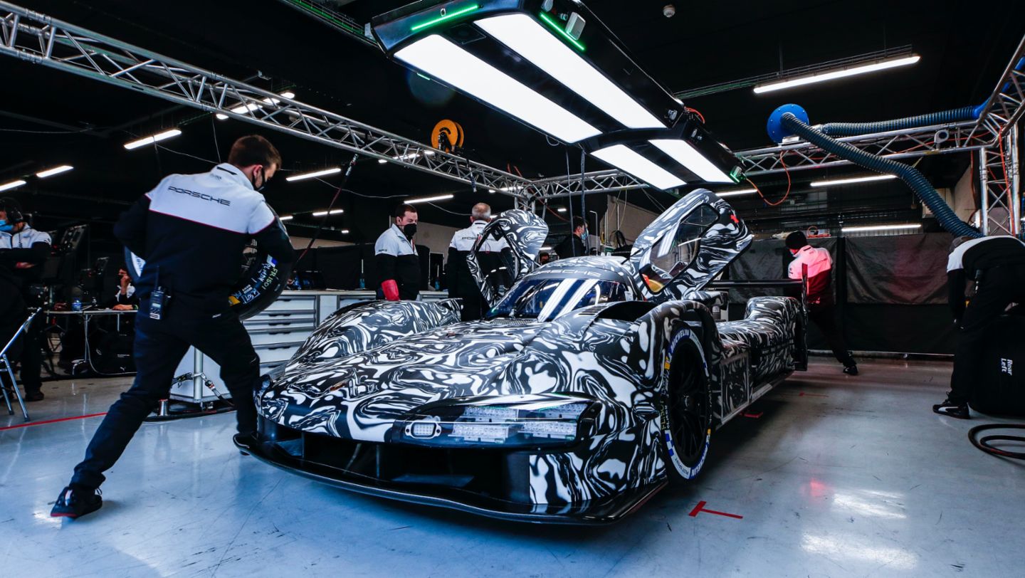 Prototipo LMDh, Circuito de Montmeló, España, 2022, Porsche AG